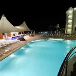 Grand Belish Hotel Guzelcamlı
