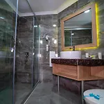 Hotel Grand Belish Guzelcamlı